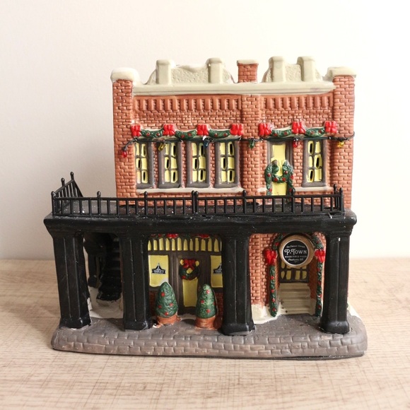 🌹 2021 Pioneer Woman Christmas Village Decoration, P-Town Pizza - Picture 1 of 9